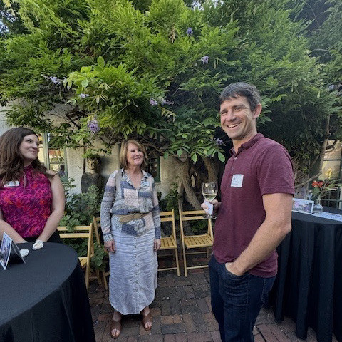 B5455CD7-2865-4621-A79D-2D54DA8E98C6_1_201_a